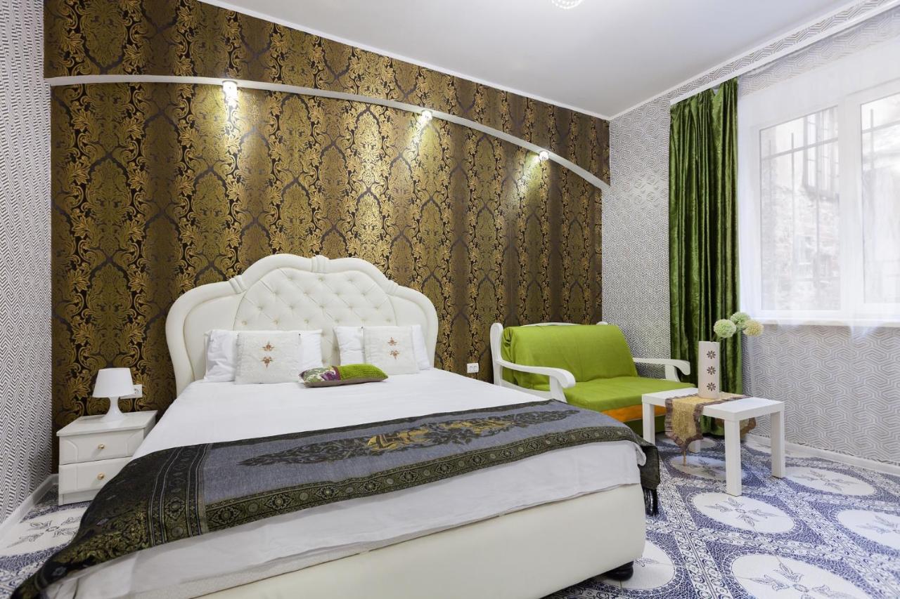 Apartments Leopolli Near Opera House Lviv Bagian luar foto